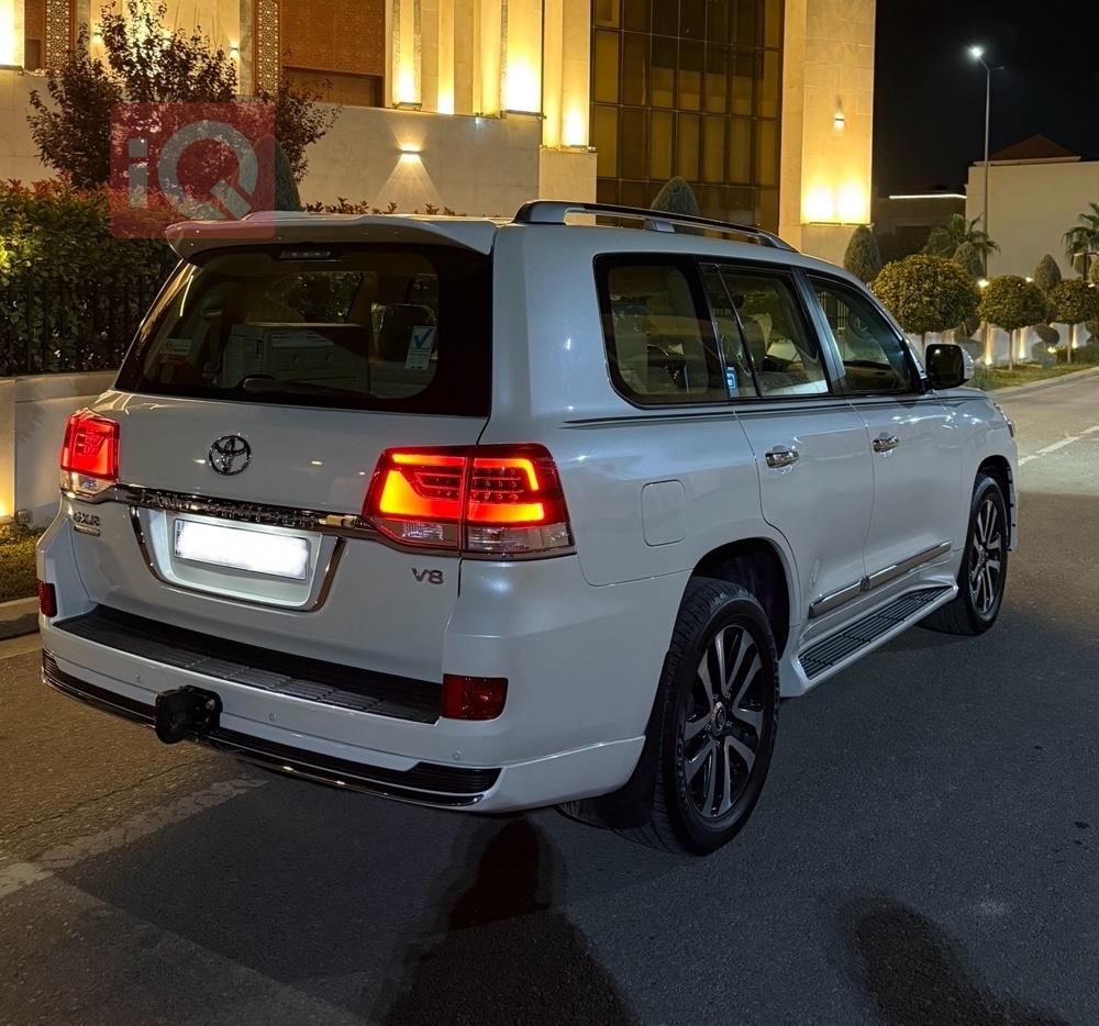 تويوتا لاندكروزر